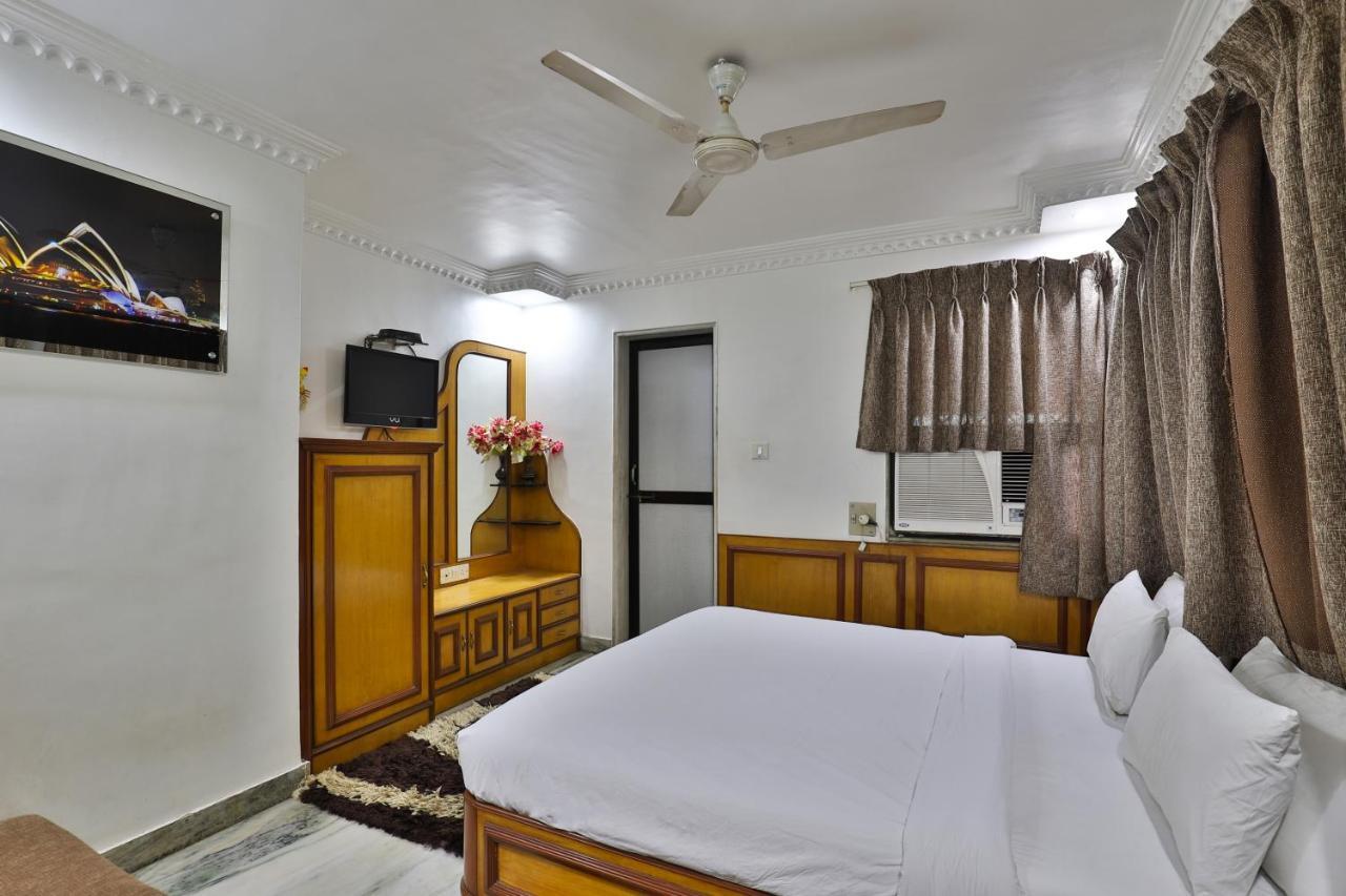 Hotel Midtown Surat Luaran gambar