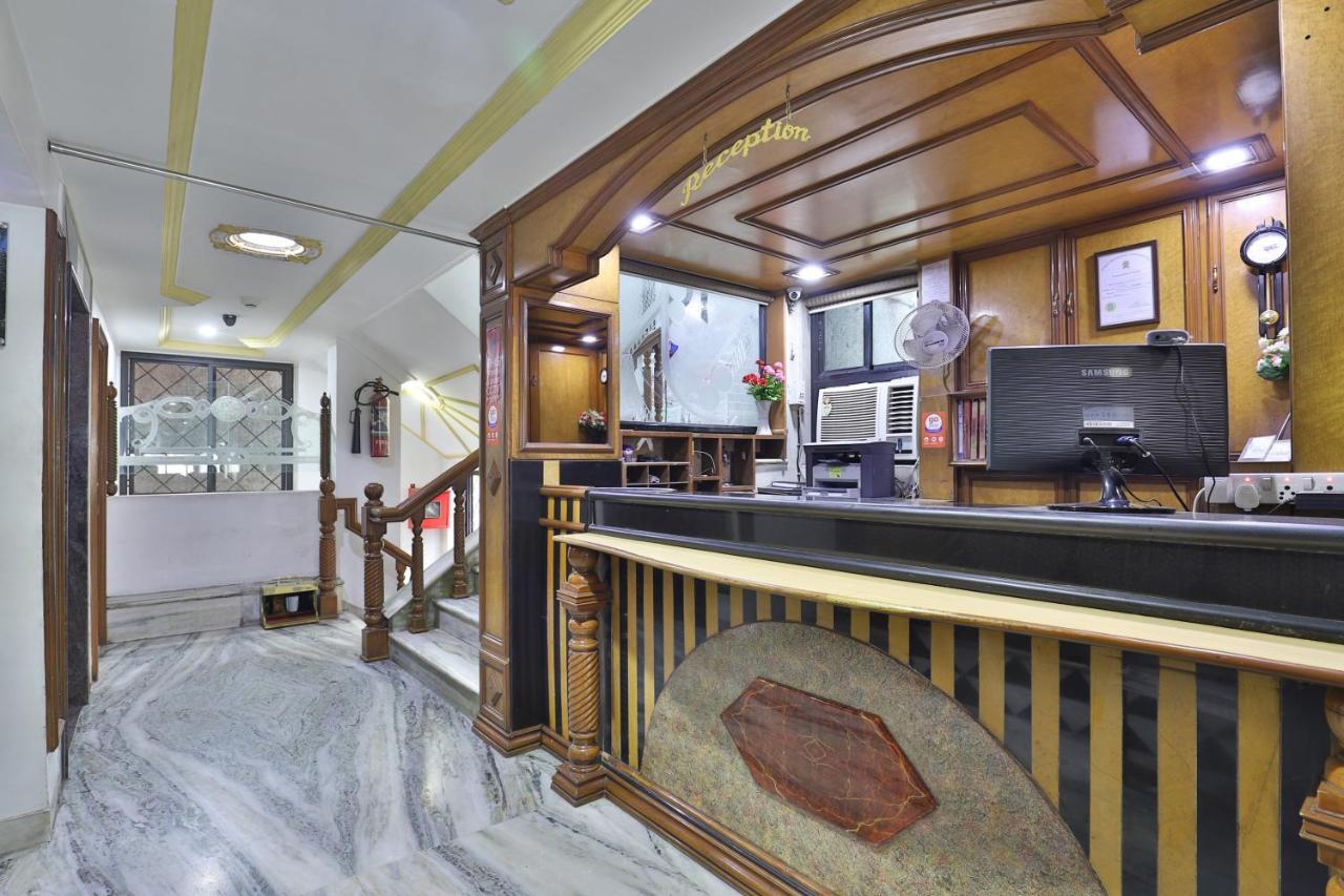 Hotel Midtown Surat Luaran gambar