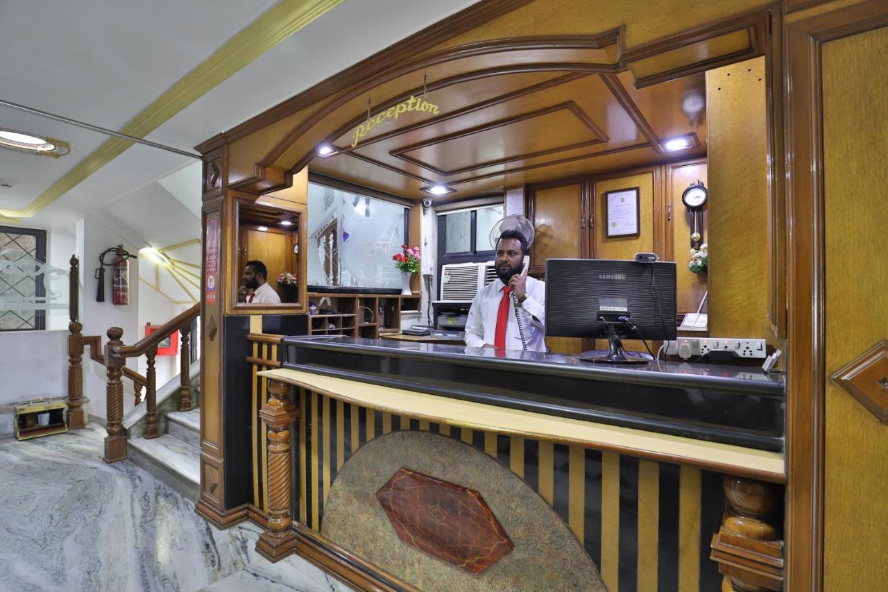 Hotel Midtown Surat Luaran gambar