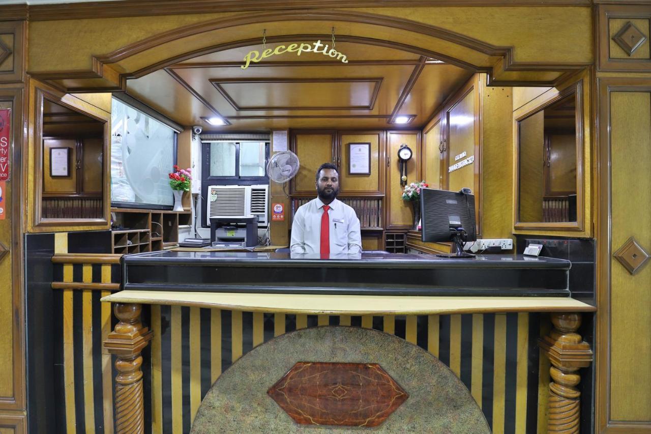 Hotel Midtown Surat Luaran gambar