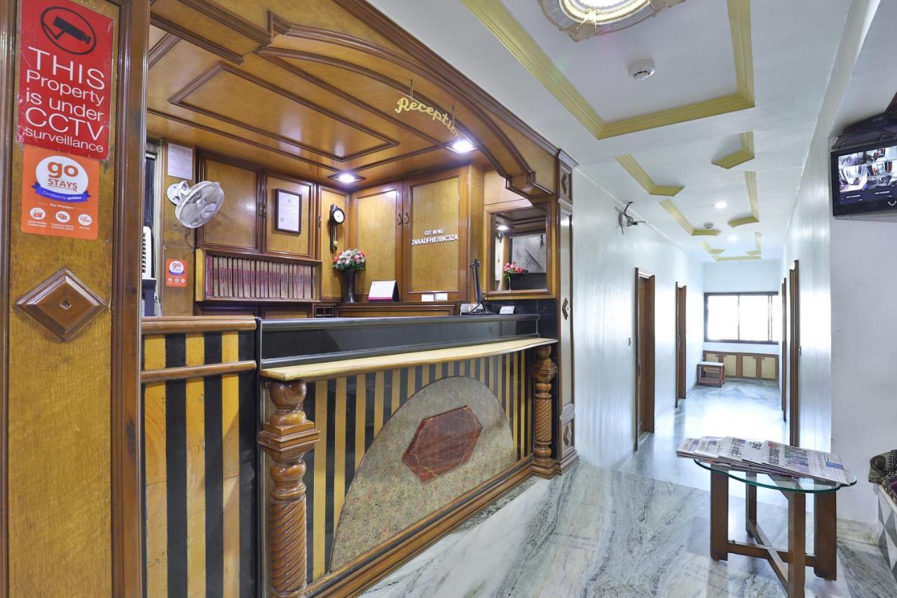 Hotel Midtown Surat Luaran gambar