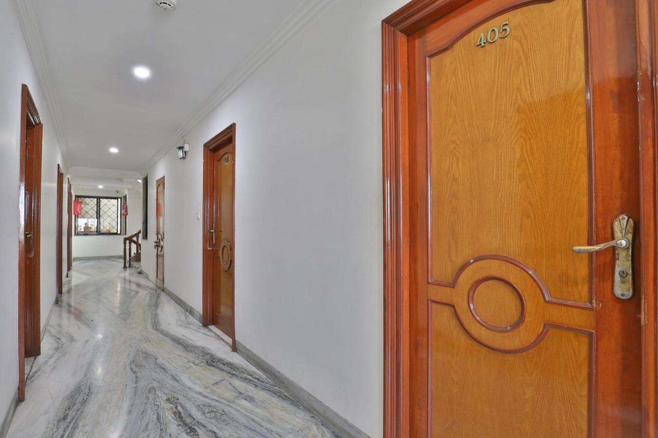 Hotel Midtown Surat Luaran gambar