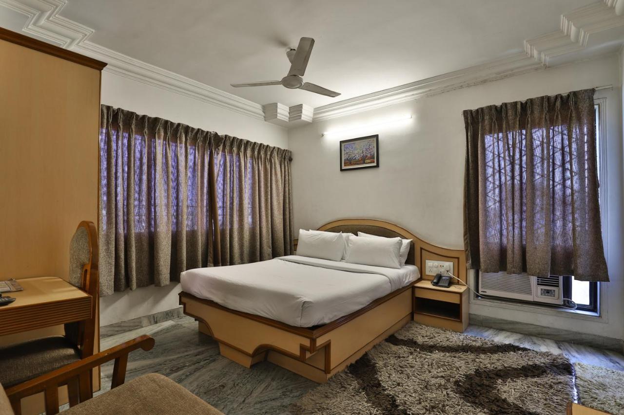 Hotel Midtown Surat Luaran gambar